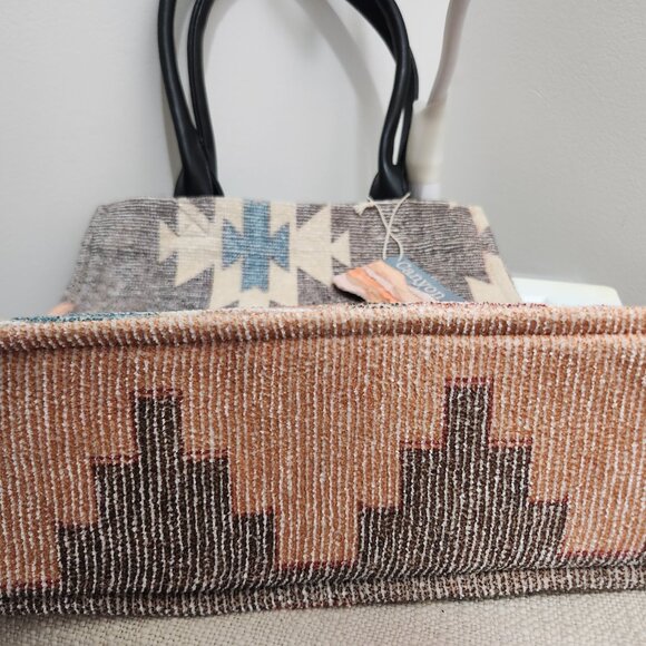 Durable southwest tote by World Traveler - Picture 6 of 7